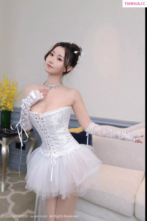   [XiuRen]高清写真图 2025.04.16 No.10161 杏子Yada 白色连衣短第15张图片